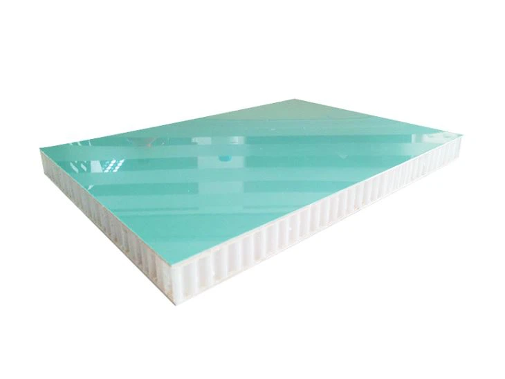 Kompozitný sendvičový panel pre mobilné budovy